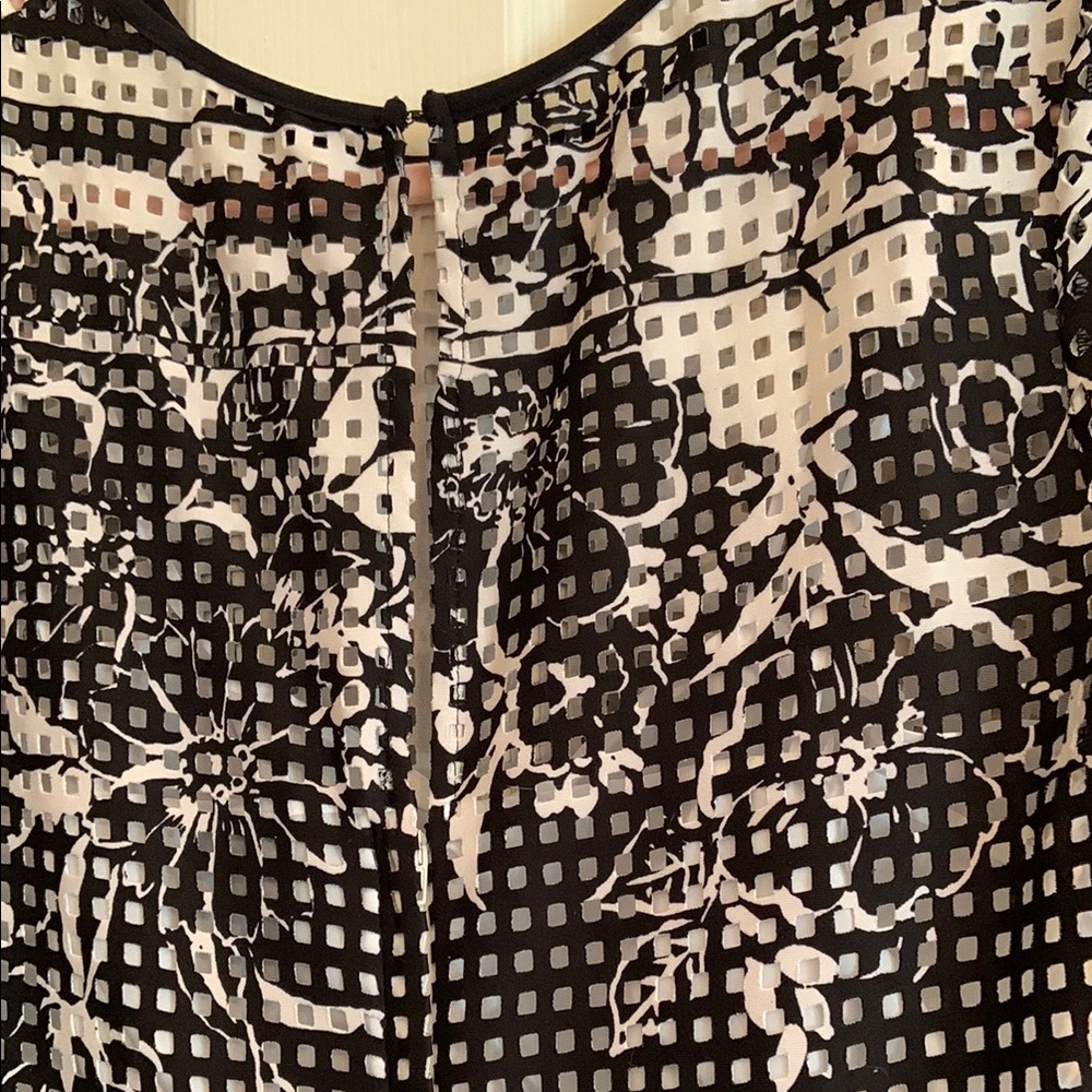 Gabby Skye Black and White Floral Mini Dress - Picture 6 of 7